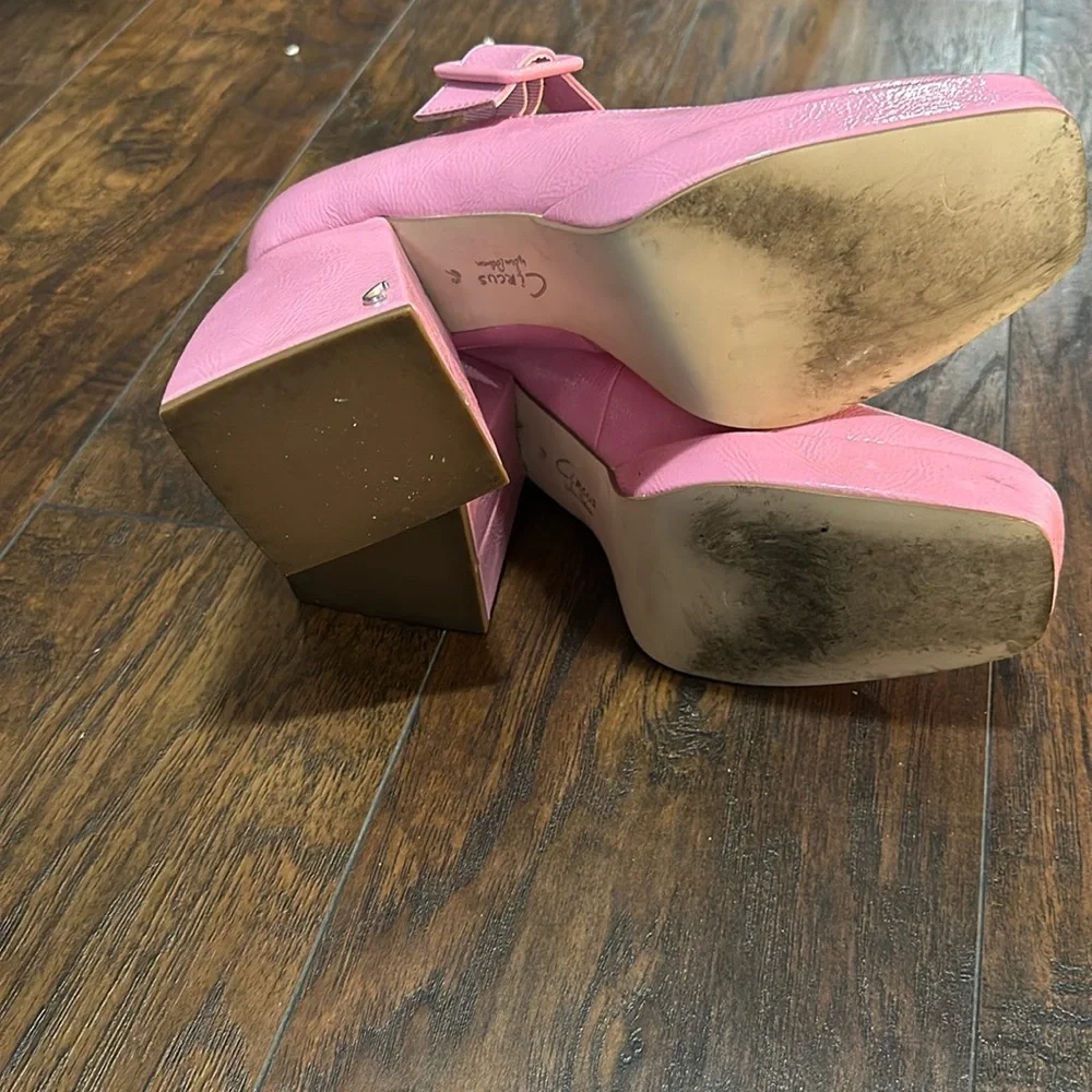 Mary Jane Khiara Shiny Textured Pink Platform Patent Leather Block Heeled Shoe